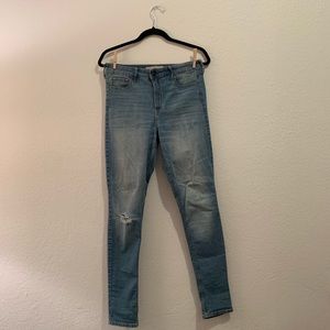 Hollister Jeans - Hollister Super Skinny High-Rise Jeans Hollister Jeans - Hollister Super Skinny High-Rise Jeans